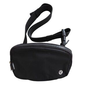 Lululemon Everywhere 1L Black Adjustable Crossbody Bag / Waist Fanny Pack O/S